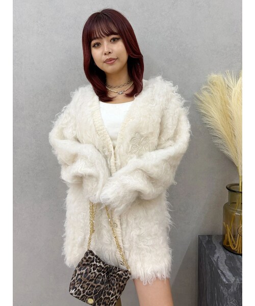 EVRIS（エヴリス）の「ビジューシャギーニットカーディガン（カーディガン/ボレロ・レディース・ホワイト/ピンク/ブルー・F）」の2枚目の写真