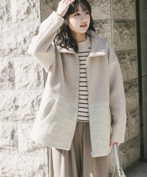 ITEMS URBANRESEARCH(アイテムズ アーバンリサーチ)の「ボア切替ジャケット(テーラードジャケット・レディース・L.BEG/GRY・Free)」の3枚目の写真