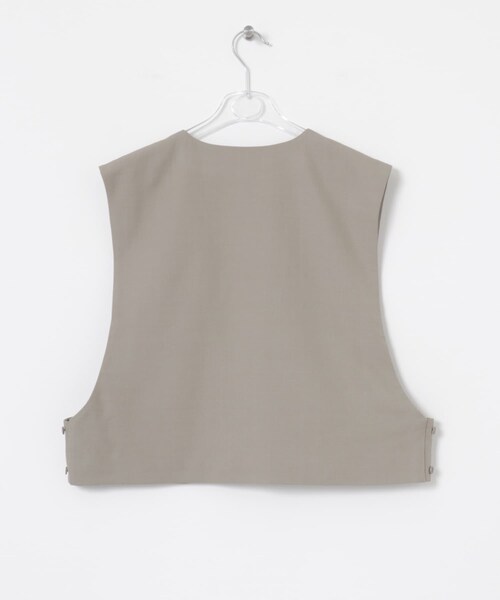 LAATO（ラート）の「layered vest（ベスト・レディース・クリーム/ナッツ・FREE）」の9枚目の写真