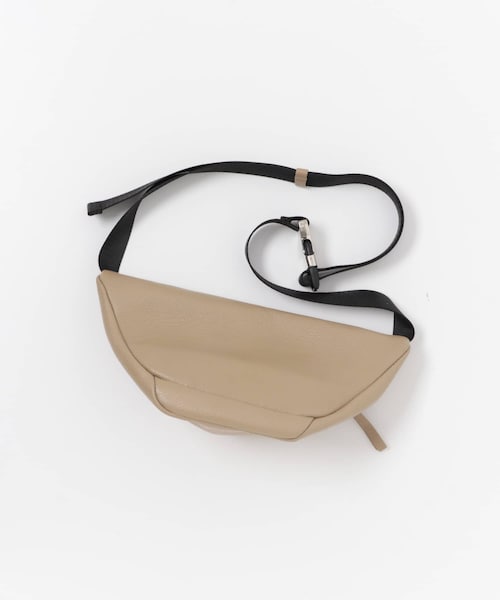 ITEMS URBANRESEARCH（アイテムズ アーバンリサーチ）の「レザーウエストバッグ（ボディバッグ/ウエストポーチ・メンズ・BEG/BLK/BRN・one）」の8枚目の写真