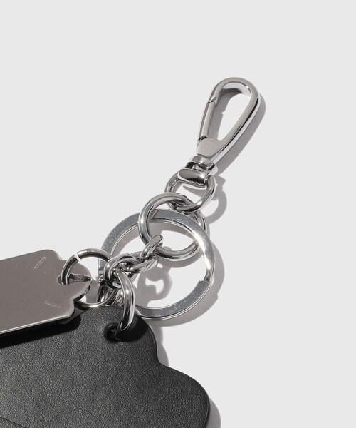 ADAM ET ROPE'(アダムエロペ)の「【Maison Margiela/メゾン マルジェラ】TAG KEYRING AND CARD HOLDER BIG(カードケース・レディース・ブラック・F)」の6枚目の写真