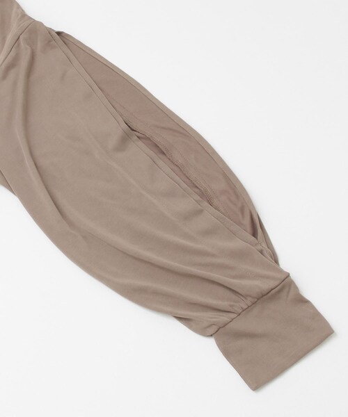LAATO（ラート）の「ATELIER LONG T-SHIRTS（Tシャツ/カットソー・レディース・セージ/ワサビ・FREE）」の5枚目の写真