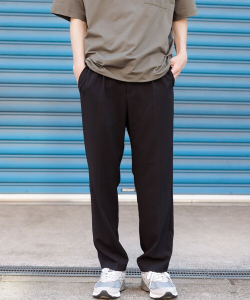 ITEMS URBANRESEARCH（アイテムズ アーバンリサーチ）の「『セットアップ対応』ウォッシャブル×クールタッチTRテーパードパンツ（その他パンツ・メンズ・BLK/BEG/GRY/CHK・S/M/L）」の18枚目の写真