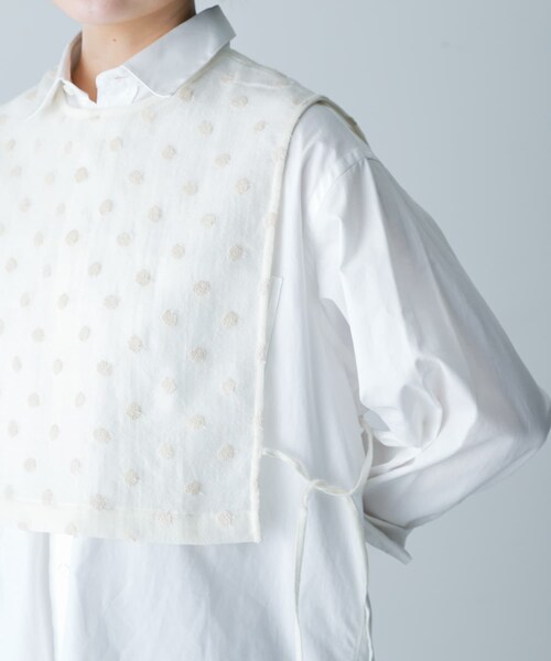かぐれ（カグレ）の「ドット刺繍ウールガーゼビブ（ベスト・レディース・IVORY/BLACK・FREE）」の7枚目の写真