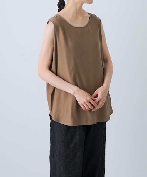 かぐれ（カグレ）の「フィブリルタフタタンクトップ（タンクトップ・レディース・BLACK/CAMEL・FREE）」の3枚目の写真