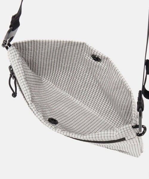URBAN RESEARCH DOORS(アーバンリサーチドアーズ)の「THE NORTH FACE RAFTER SHOULDER POUCH SSP(ショルダーバッグ・レディース・Kブラック/TIティングレー/ABブルー・One)」の10枚目の写真