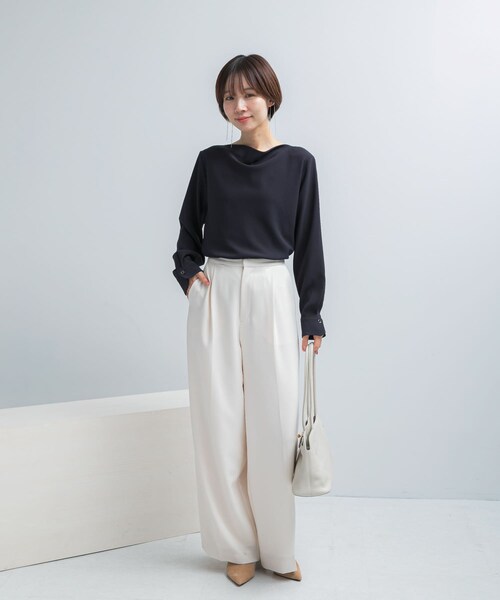 URBAN RESEARCH ROSSO（アーバンリサーチロッソ）の「トリアセテート混ドレープネックブラウス（シャツ/ブラウス・レディース・L/BEIGE/NAVY・Free）」の7枚目の写真