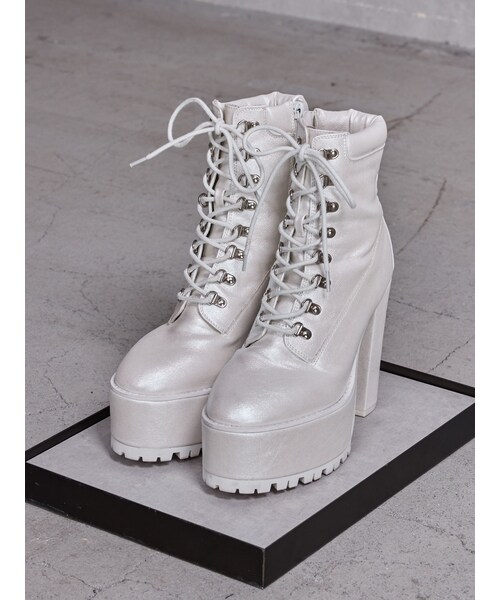 GYDA（ジェイダ）の「shiny lace upタンクソールショートブーツ（ブーツ・レディース・オフホワイト/ブラック・S/M/L）」の3枚目の写真