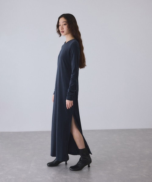ADAM ET ROPE'（アダムエロペ）の「ベロア BOTANICAL DYED DRESS（ワンピース・レディース・オリーブ/ネイビー/ピンク・1/2）」の10枚目の写真