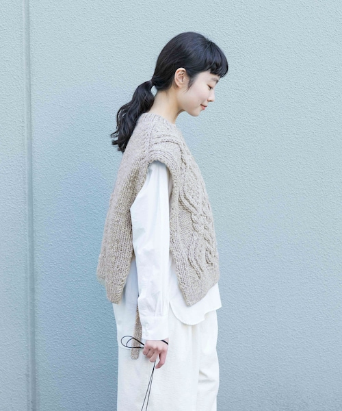 かぐれ（カグレ）の「ペルーアランニットベスト（ニット/セーター・レディース・IVORY/GRAY・FREE）」の2枚目の写真