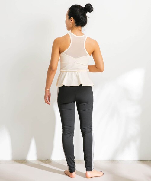 URBAN RESEARCH Sonny Label（アーバンリサーチサニーレーベル）の「SLAB　Peplum Bratop（タンクトップ・レディース・オフ/ブラック・S-M/M-L）」の4枚目の写真