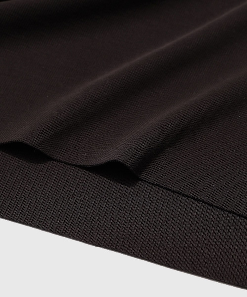 ADAM ET ROPE'（アダムエロペ）の「【AMOMENTO/アモーメント】ROUND NECK SLEEVELESS TOP（タンクトップ・メンズ・チャコール・L/M）」の11枚目の写真