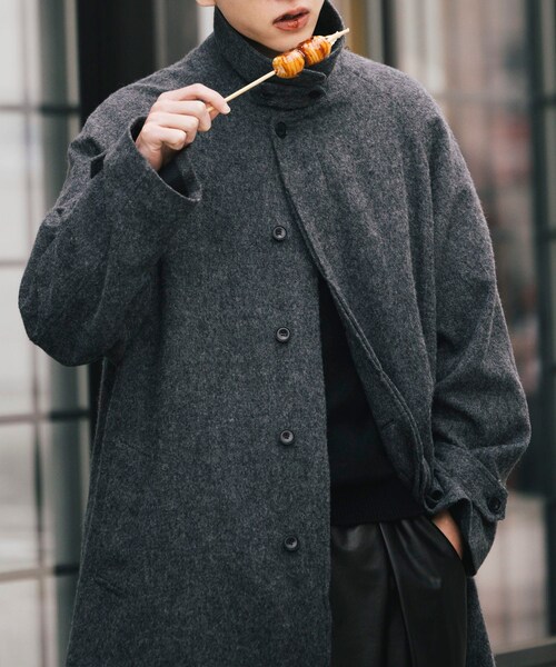 URBAN RESEARCH（アーバンリサーチ）の「POLYPLOID　LONG COAT C（ステンカラーコート・メンズ・CHARCOAL・3/4）」の3枚目の写真