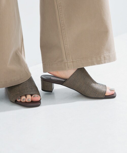 URBAN RESEARCH（アーバンリサーチ）の「『別注』 MILLIWM×URBAN RESEARCH　オープントゥミュール（サンダル・レディース・ブラウン/ナチュラル・36/37/38）」の4枚目の写真