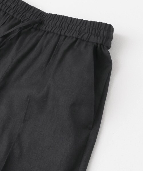 URBAN RESEARCH ROSSO（アーバンリサーチロッソ）の「ウォッシャブルイージーテーパードパンツ（その他パンツ・レディース・BLACK/L/GREIGE/GREEN・FREE）」の13枚目の写真