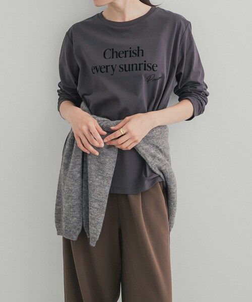 URBAN RESEARCH DOORS（アーバンリサーチドアーズ）の「フロッキーロゴプリントロングTシャツ 26AW（Tシャツ/カットソー・レディース・OFF/CHARCOAL・Free）」の15枚目の写真