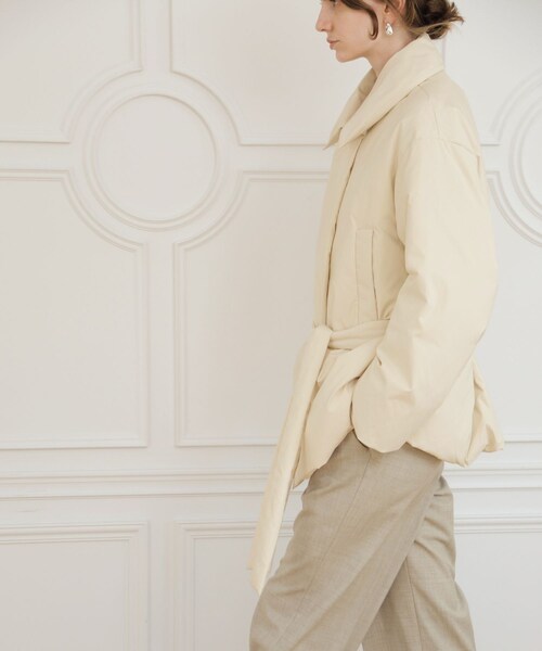 ADAM ET ROPE'（アダムエロペ）の「【EMOELLE】ライトダウンコート（ダウンジャケット/コート・レディース・ブラック/キナリ系・F）」の4枚目の写真