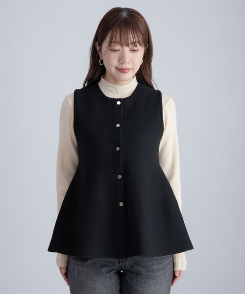 URBAN RESEARCH Sonny Label（アーバンリサーチサニーレーベル）の「『WEB限定』2WAYペプラムニットベスト（ニット/セーター・レディース・ベージュ/ライトグレー/ブラック・FREE）」の13枚目の写真