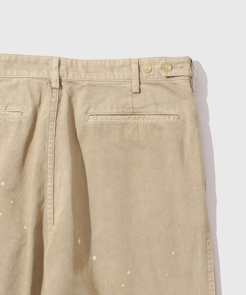 ADAM ET ROPE'（アダムエロペ）の「【AURALEE/オーラリー】GARMENT-DYED FINX LIGHT CHINO ONE-TUCK WIDE PANTS（チノパンツ・メンズ・ブラック/ベージュ・3/4/5）」の12枚目の写真