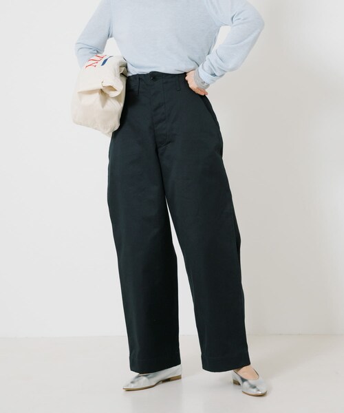 URBAN RESEARCH（アーバンリサーチ）の「CIOTA　Weapon Chino Cloth Pants（チノパンツ・レディース・D Navy/Beige・2/3）」の3枚目の写真