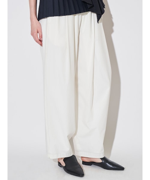 ELENDEEK（エレンディーク）の「EASY TUCK COCOON PT（その他パンツ・レディース・オフホワイト/ブラック/ピンク/ミントグリーン/ブラウン/アイスブルー・01/02）」の8枚目の写真