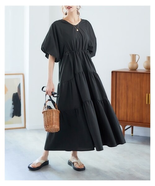 nissen（ニッセン）の「大きいサイズ ドロストギャザーバルーン袖ティアードワンピース（ワンピース・レディース・黒/セージグリーン/デニム・L/LL/3L/4L/5L/6L/8L/10L）」の6枚目の写真