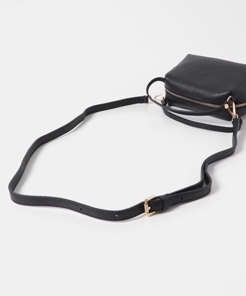 URBAN RESEARCH ROSSO（アーバンリサーチロッソ）の「AULENTTI　ミニボストンバッグ（ボストンバッグ・レディース・TAUPE/NERO・-）」の7枚目の写真