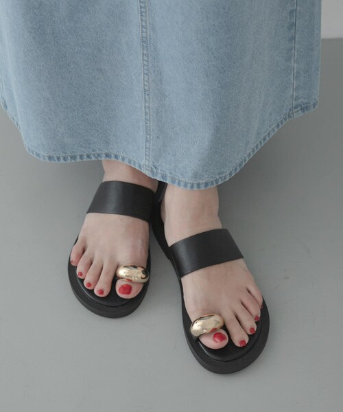 URBAN RESEARCH Sonny Label（アーバンリサーチサニーレーベル）の「メタルトングサンダル（サンダル・レディース・ブラック/ブラウン・S/M/L）」の11枚目の写真