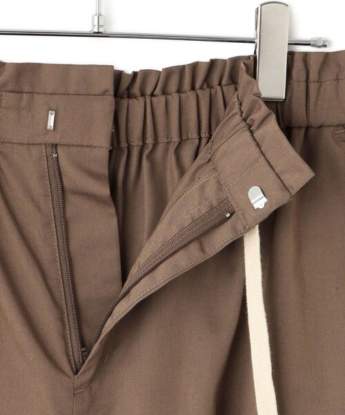 ADAM ET ROPE'(アダムエロペ)の「【WEB限定】リラックスパラシュートパンツ(その他パンツ・レディース・チャコール/ブラウン・36/38)」の21枚目の写真