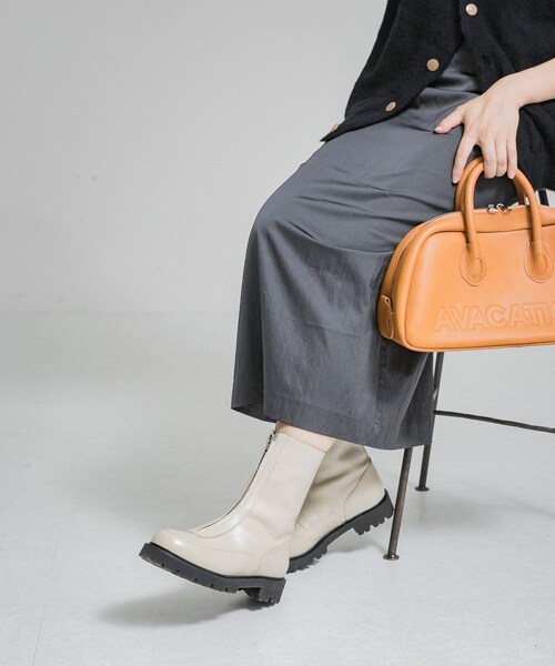 URBAN RESEARCH（アーバンリサーチ）の「『25周年別注』CAMINANDO　CENTER ZIP BOOTS（ブーツ・レディース・BLACK/別注IVORY・6/7/8）」の5枚目の写真