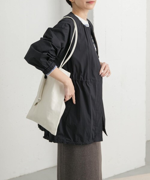 URBAN RESEARCH DOORS（アーバンリサーチドアーズ）の「ギャザーノーカラーブルゾン（ブルゾン・レディース・L.KHAKI/NAVY・M）」の20枚目の写真