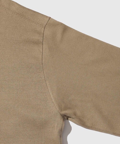 ADAM ET ROPE'(アダムエロペ)の「【AURALEE/オーラリー】HIGH GAUGE TUSSAH SILK KNIT CARDIGAN(カーディガン/ボレロ・メンズ・キナリ/カーキ・3/4)」の8枚目の写真