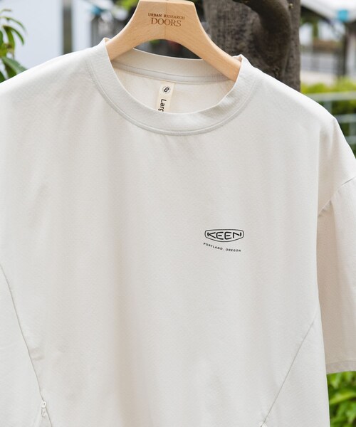 URBAN RESEARCH DOORS(アーバンリサーチドアーズ)の「『別注』KEEN×DOORS DRY TECH LOGO T-SHIRTS(Tシャツ/カットソー・メンズ・WHITE/BLACK/TIMBER・M/L/XL)」の6枚目の写真
