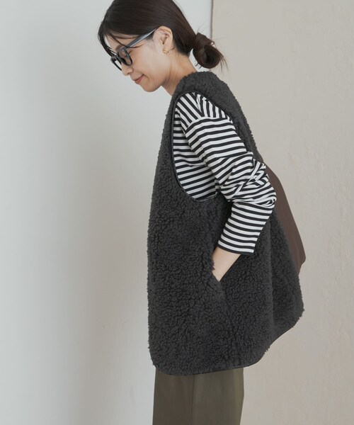 URBAN RESEARCH DOORS(アーバンリサーチドアーズ)の「リバーシブルボアベスト(テーラードジャケット・レディース・GREGE/CHARCOAL・M)」の6枚目の写真