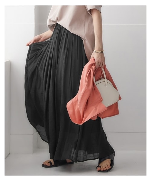 nissen（ニッセン）の「ふわり軽いエアリースラブスカート（選べる２レングス）＜大きいサイズ有＞（スカート・レディース・グレー/黒/ライトブルー/ベージュ/ライトグレー/テラコッタ/スモーキーグリーン/白/ピンク/ブルー/ダークオレンジ/ダークパープル/バーガンディ/ダークグリーン/チョコブラウン/※不要(色名変更あり)/モーブピンク/グリーン/ディープブルー/ライラック/【不要】ダークパープル:マキシ丈/ロイヤルブルー/【不要】テラコッタ/ブラッドオレンジ/【不要】バーガンディ/ローズピンク/マスタード/【不要】チョコブラウン/【不要】ライトブルー/【不要】ベージュ/【不要】ライトグレー・S/M/L/LL/3L/4L/5L/6L/8L/10L）」の18枚目の写真