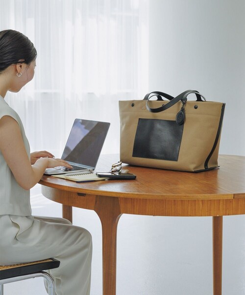 ROPE'（ロペ）の「【E'POR】【A4/PC対応・内側撥水・軽量】SAIL BAG(セイルバッグ)/26SS新型（トートバッグ・レディース・ブラウン/ベージュ・F）」の15枚目の写真
