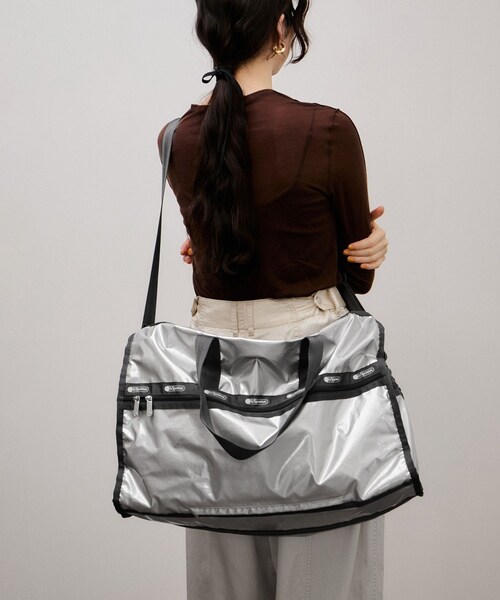 ADAM ET ROPE'(アダムエロペ)の「【LeSportsac for ADAM ET ROPE'】Exclusive Deluxe LG Weekender(ボストンバッグ・レディース・シルバー・F)」の11枚目の写真