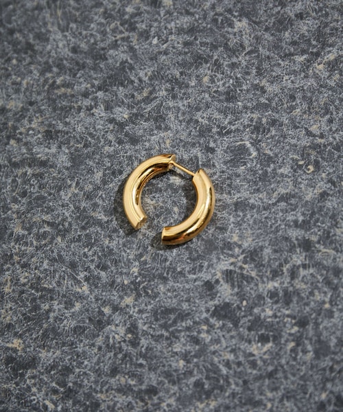 ADAM ET ROPE'（アダムエロペ）の「【公式サイト限定】【MARIA BLACK】Follow The Path Hoop 25 Gold HP（ピアス（片耳用）・レディース・ゴールド・F）」の4枚目の写真