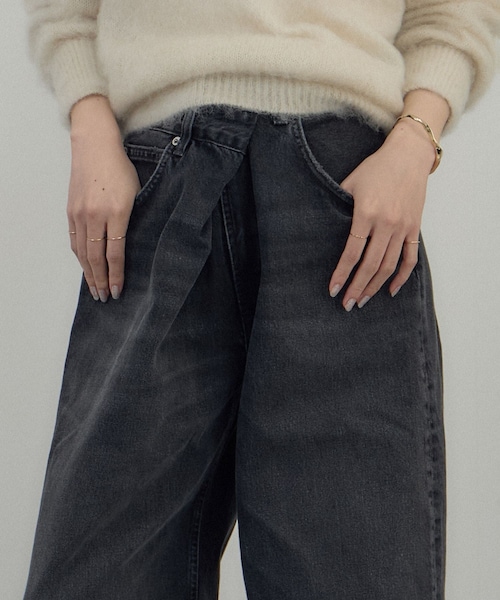 ADAM ET ROPE'（アダムエロペ）の「【AGOLDE（エーゴールドイー）】VANA PETITE JEAN 28.5（デニムパンツ・レディース・ブラック系/ブルー系・25/26/27/28）」の22枚目の写真