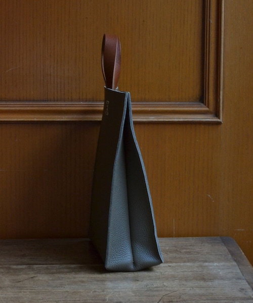 ADAM ET ROPE'（アダムエロペ）の「【HenderScheme/エンダースキーマ】paper bag big（トートバッグ・メンズ・ブラック/カーキ・F）」の7枚目の写真