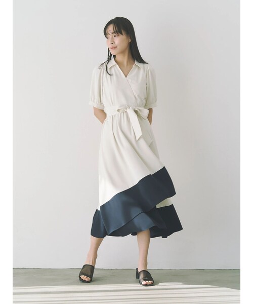 TONAL(トーナル)の「バイカラーカシュクールワンピース(ワンピース・レディース・オフホワイト/ネイビー/ベージュ・M)」の3枚目の写真