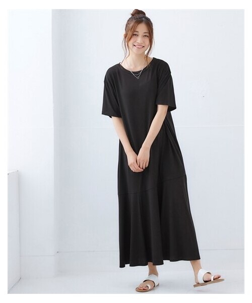 nissen（ニッセン）の「サイドポケット付ロング丈ワンピース（選べるデザイン）（ワンピース・レディース・モカ×黒(配色)/黒×モカ(配色)/ブルーグリーン(裾フレア)/黒(裾フレア)/黒(肩タック)/黒(胸ポケット)/チャコールグレー(胸ポケット)/カーキ(タック袖)/黒×チャコールグレー(衿・袖配色)/ブルーグレー(スキッパー)/カーキ×黒(配色)/チャコール×黒(配色)/ベージュ(タック袖)/チャコールグレー(裾フレア)・S/M/L/LL/3L/4L/5L/6L/8L/10L）」の22枚目の写真