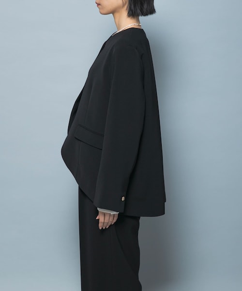 URBAN RESEARCH ROSSO（アーバンリサーチロッソ）の「『別注』CHIGNON×ROSSO　ラウンドヘムジャケット（その他アウター・レディース・OWHITE/BLACK・Free）」の19枚目の写真