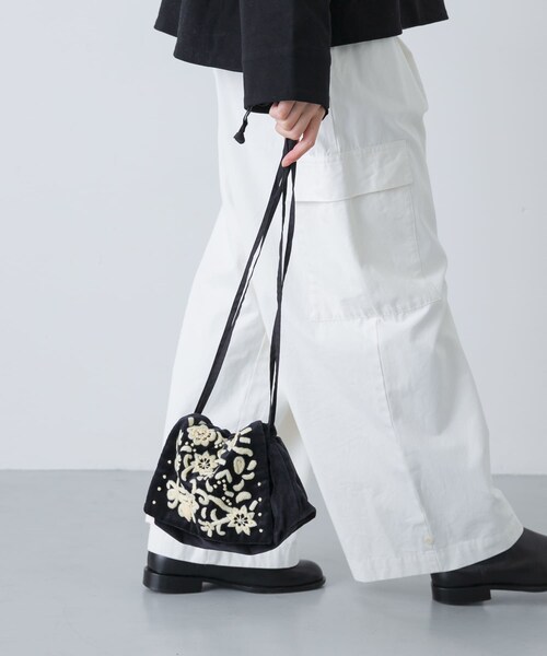 かぐれ(カグレ)の「Khadi&co VELVET FLAP Shoulder Bag(ショルダーバッグ・レディース・BK・Free)」の1枚目の写真