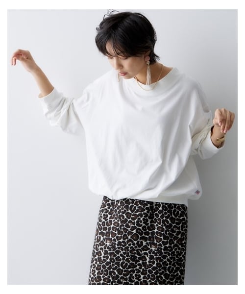 nissen（ニッセン）の「ＵＳＡコットン ゆるシルエットプルオーバー（毛玉防止・UVカット）＜大きいサイズ有＞（Tシャツ/カットソー・レディース・黒/ピンク/オフホワイト/青/ホワイト×黒ボーダー/グレイッシュブルー・L~LL相当/3L~4L相当/5L~6L相当/8L相当/10L相当）」の4枚目の写真