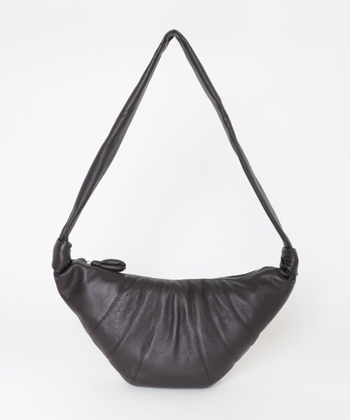 URBAN RESEARCH（アーバンリサーチ）の「LEMAIRE　MEDIUM CROISSANT BAG（ショルダーバッグ・レディース・CHOCOLATE/BLACK・-）」の2枚目の写真