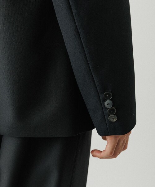 ADAM ET ROPE'（アダムエロペ）の「ハードクロス ノーカラージャケット / セットアップ対応（ノーカラージャケット・メンズ・ブラック/ダークブラウン系・L/M）」の20枚目の写真