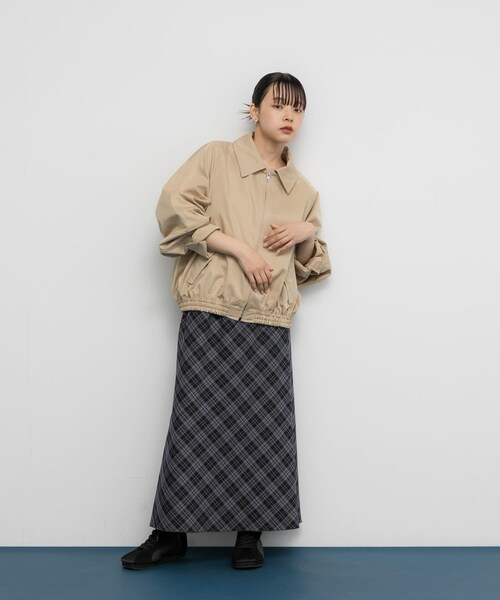 KBF（ケイビーエフ）の「ブライトZIPブルゾン（ブルゾン・レディース・BEIGE/D.NAVY・one）」の8枚目の写真