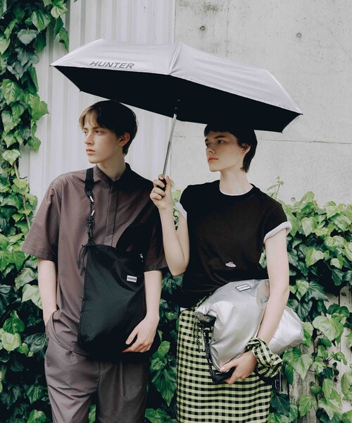 ADAM ET ROPE'(アダムエロペ)の「【HUNTER for ADAM ET ROPE'】別注 ALL WEATHER AUTO COMPACT UMBRELLA 55cm/晴雨兼用(折りたたみ傘・レディース・シルバー・F)」の10枚目の写真