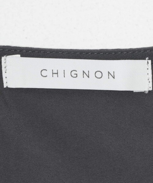 URBAN RESEARCH ROSSO（アーバンリサーチロッソ）の「CHIGNON　ヘムレースサテンタンクトップ（タンクトップ・レディース・OWHITE/BLACK・Free）」の14枚目の写真